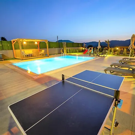 Oeluedeniz Ovacik 4 1 Salon 8 Kisilik Tatil Villasi *