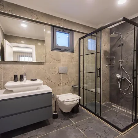 Oeluedeniz Ovacik 4 1 Salon 8 Kisilik Tatil Villasi Fethiye