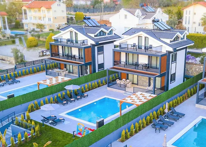 Oeluedeniz Ovacik 4 1 Salon 8 Kisilik Tatil Villasi פאטהיה