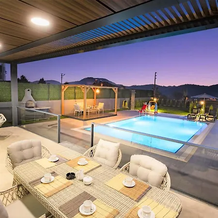 Oeluedeniz Ovacik 4 1 Salon 8 Kisilik Tatil Villasi Villa *