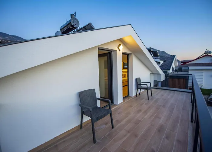 Oeluedeniz Ovacik 4 1 Salon 8 Kisilik Tatil Villasi