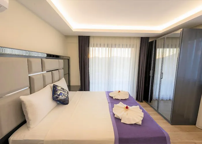 Oeluedeniz Ovacik 4 1 Salon 8 Kisilik Tatil Villasi ヴィラ *