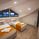 Oeluedeniz Ovacik 4 1 Salon 8 Kisilik Tatil Villasi Βίλα *